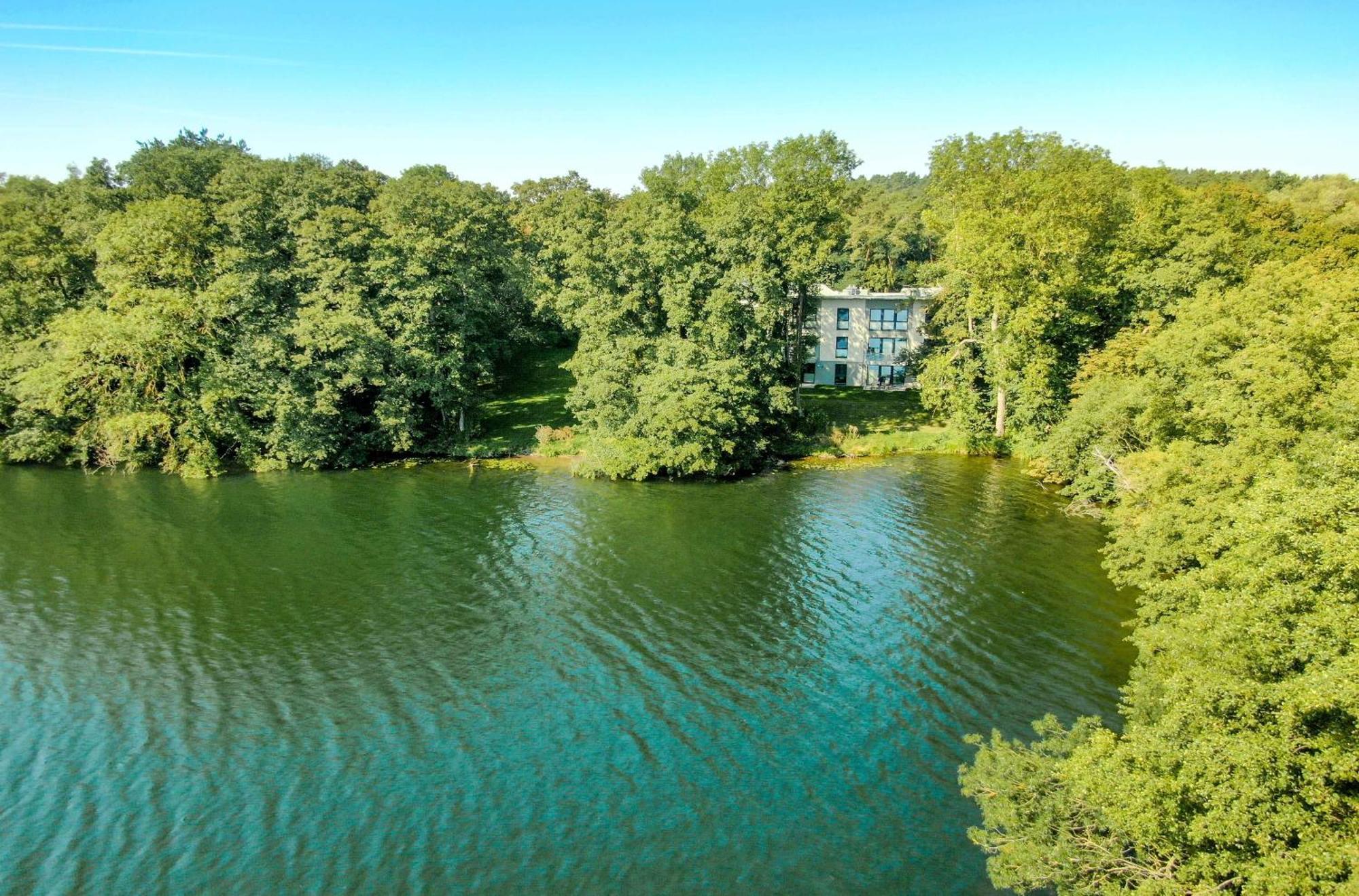 Gluecksraum - Modernes Apartment Mit Panoramablick, Kamin & Wohlfuehlambiente Krakow am See Bagian luar foto